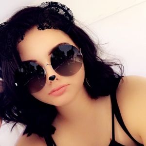 Meet your Posher, Sydney